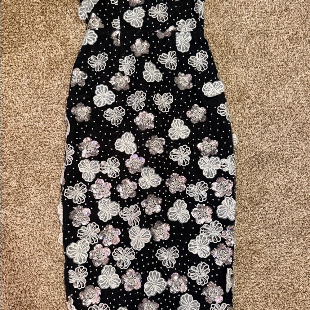 Elliatt Black and White Embellished Dress - Picture 3 of 5